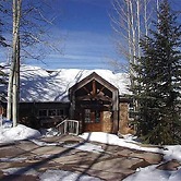 Large Family  On Adams Avenue - Ski In/out 5 Bedroom Home by RedAwning