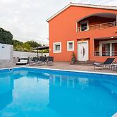 Holiday House Klaric