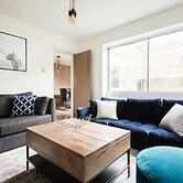 The Century Chalet - Contemporary 2bdr Townhouse With Parking