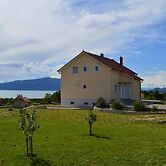 Blue Lake Luxury Accommodation