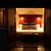 Ivory Wilderness River Rock Lodge