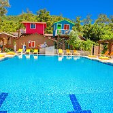 Olimpos Salinas Wooden Houses