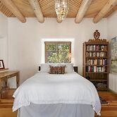 El Torreon - Exclusive Luxury Home, Nestled Next to Water and Trees