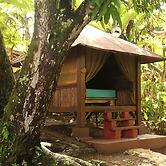 Tiki Lodge Bar & Restaurant - Hostel
