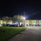 Scottish Inn & Suites