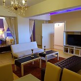 The golden brown luxury guesthouse