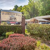 Parkway Inn