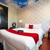 RedDoorz Plus @ Aguirre Avenue BF Homes