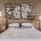 Blue Pearl - situated right on the beach