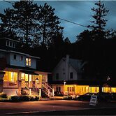Miners Bay Lodge