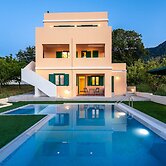 Anemos Villa in Salakos