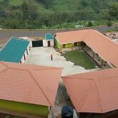 Sipi Travellers Lodge