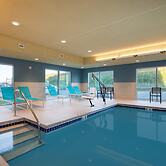 Holiday Inn Express & Suites Beloit by IHG