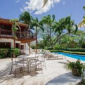 5BR 4.5BA Las Piñas CdC Villa by ASVR