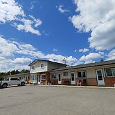 Town and Country Motel in Nipigon