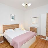 Apartments and Rooms Jakov
