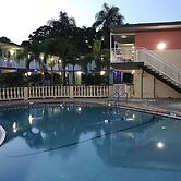 Tropical Inn & Suites