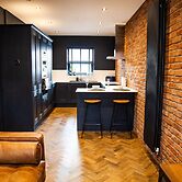 Barber Shop Flat