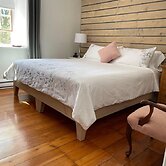 Harlem Stonegate B&B