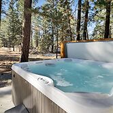 Riverwoods Relaxation 3 Bedroom Home by RedAwning