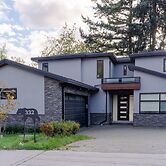 Luxury house with 3 bedrooms and 1 office