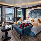Verdure Lotus Luxury Cruise on Lan Ha Bay