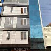 Hotel Frontier Royal