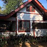 Peria Seafront Pensione