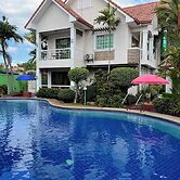 Sir Nico Guesthouse and Resort