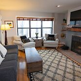 Modern & Updated Winterplace 3br- Sleeps 12 3 Bedroom Condo by RedAwni