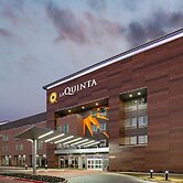 La Quinta Inn & Suites by Wyndham DFW West-Glade Parks