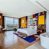 Hisilk Artwork Center Fliport Coso Hotel