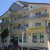 Thr center