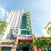 Super OYO 266 Golden Gate