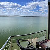 Apart holiday Tania Mamaia