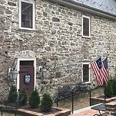 Inn at Millrace Pond