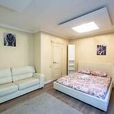 Apartment - Artsymovicha 5k1