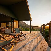 HillsNek Safari Camp - Amakhala Game Reserve