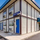 Motel 6 Rossford, OH