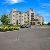Motel 6 Kingston, ON