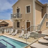 Faros Suites - Adults Only