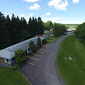 The Lionstone Inn Motel and Cottages