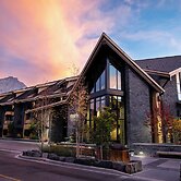 Peaks Hotel and Suites