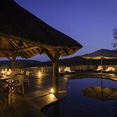 Tshwene Lodge