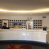 International Hotel & Suite