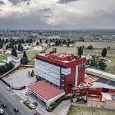 Suites Inn La Muralla Metepec