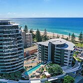Ambience on Burleigh Beach