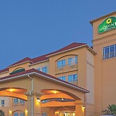 La Quinta Inn & Suites by Wyndham Columbus TX