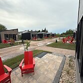 Royalty Maples Motel & Cottages