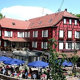 Hôtel La Maison Rouge